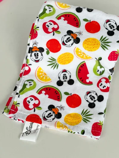 حوله میکی موس